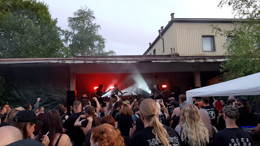 Festival stage wide